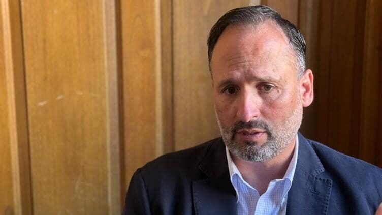 El Gobierno de Chihuahua analiza modificaciones a la Ley de Alcoholes y a la Ley del Notariado que serán planteadas ante el Congreso estatal.,