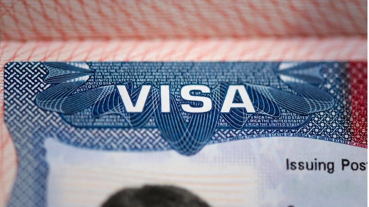 La Embajada de EU explicó las razones por las que puede cancelar una visa, incluso sin que exista una condena penal.