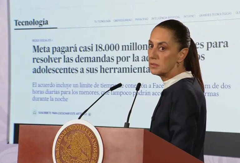 Sheinbaum impulsa la regulación de celulares en escuelas tras citar el caso de Meta. Conoce qué proponen maestros y autoridades educativas.