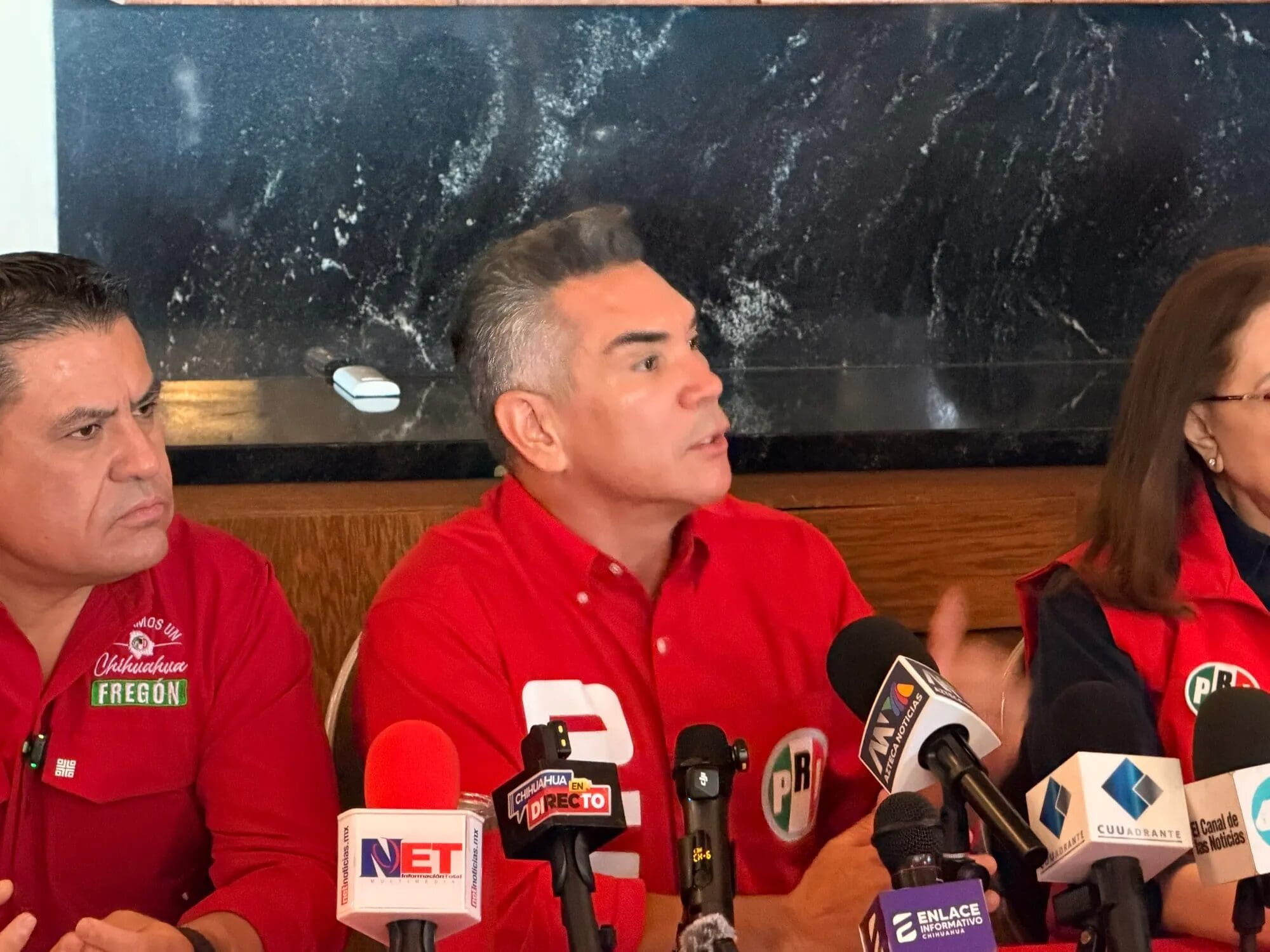 Alito Moreno respaldó a Maru Campos ante una posible candidatura a diputación federal y denunció ataques del Gobierno Federal contra la gobernadora.