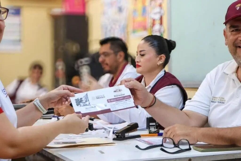 Conoce el calendario de depósitos del apoyo de 2,500 pesos para útiles y uniformes escolares de la beca Rita Cetina.