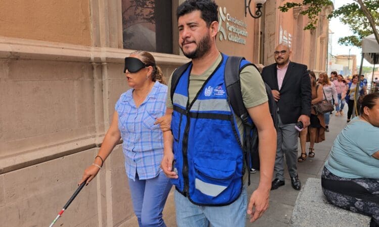 Municipio de Chihuahua capacitó a comités vecinales con un taller de concientización sobre discapacidad para promover inclusión y accesibilidad.