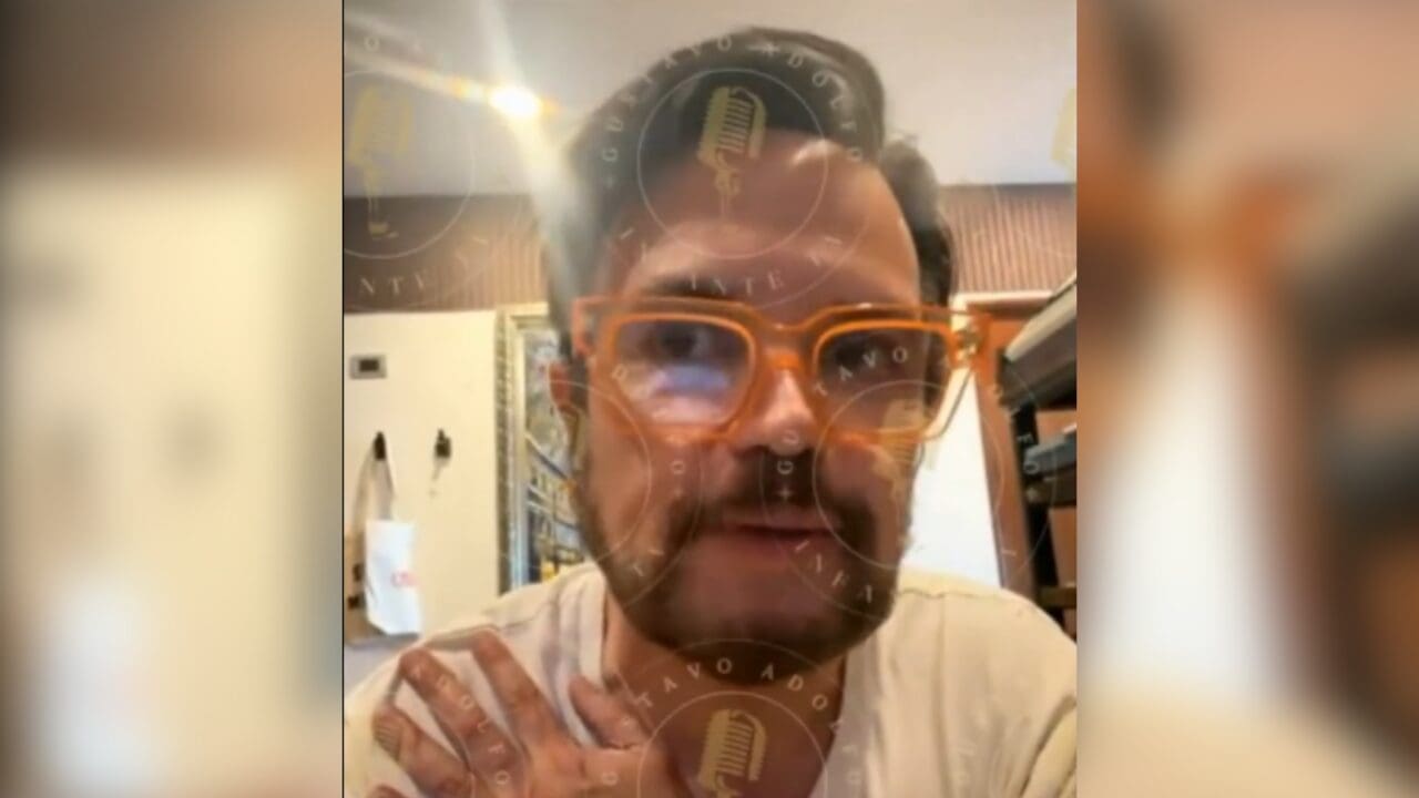 Aleks Syntek reconoció su error durante el show del 15 de septiembre, ofreció disculpas por sus comentarios y propuso colaborar con un artista de reguetón.