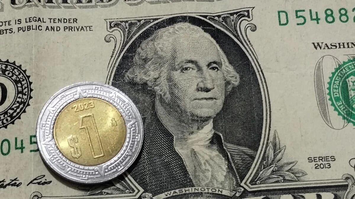 Conoce el precio del dólar hoy 3 de septiembre: el peso mexicano cotiza cerca de 16.96 unidades y Banamex vende el dólar en 17.41 pesos.