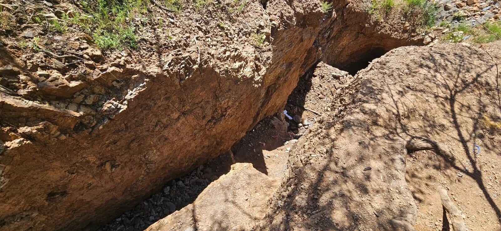 Derrumbe en un tiro de mina del sector Clarines, Santa Bárbara, dejó cuatro hombres fallecidos durante las primeras horas de este domingo.