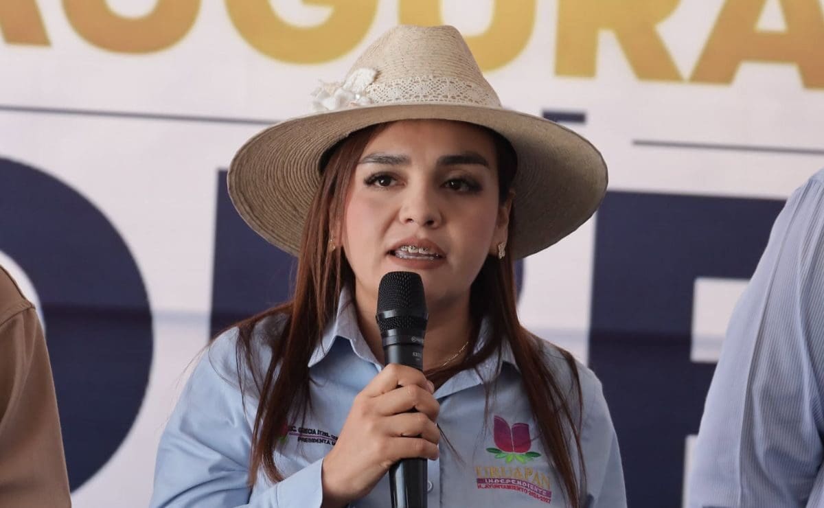 Grecia Quiroz negó tener nexos con el crimen organizado mientras continúa la disputa por los celulares de Carlos Manzo solicitados por la Fiscalía.