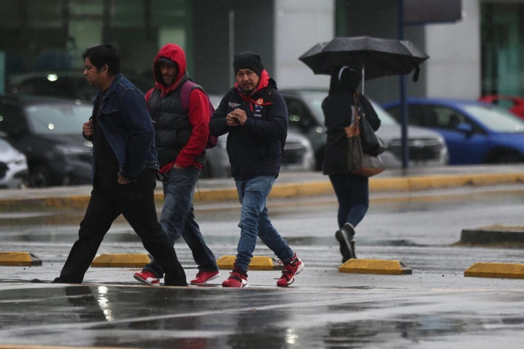 La UACJ suspendió clases presenciales este miércoles por posibles lluvias intensas y trasladó las actividades académicas a Microsoft Teams.