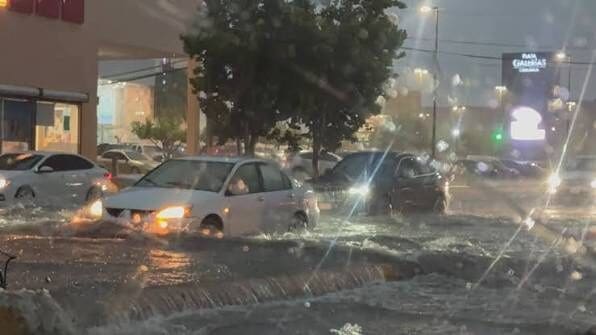 La tromba registrada la tarde del lunes en la ciudad de Chihuahua dejó acumulados de hasta 30 milímetros de lluvia, de acuerdo con el reporte de precipitaciones correspondiente a las últimas horas.