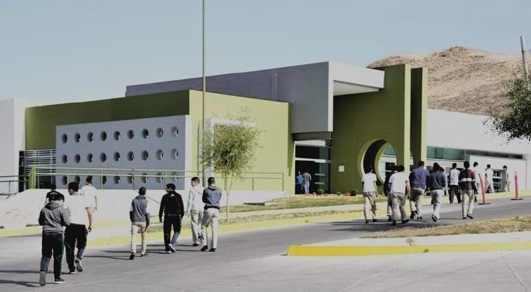 La Universidad Politécnica de Chihuahua alcanzó 1,210 estudiantes y abrió dos nuevas maestrías en gestión educativa digital y desarrollo organizacional.