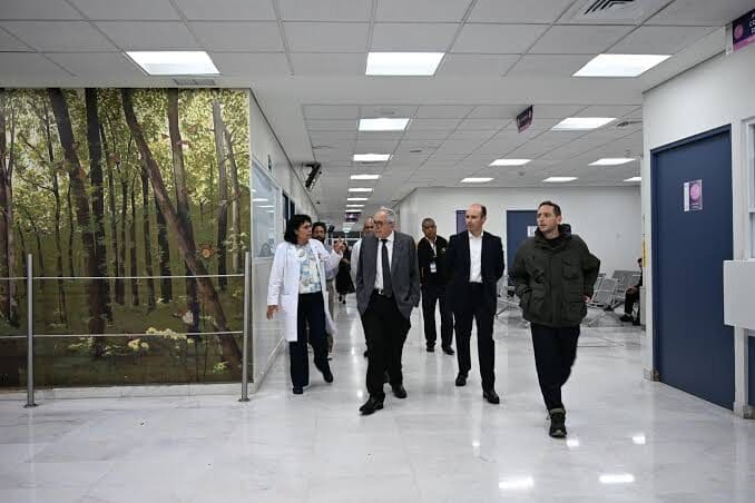 Anticorrupción investiga el presunto brote de salmonela que afectó a 135 médicos residentes del Hospital General de México.