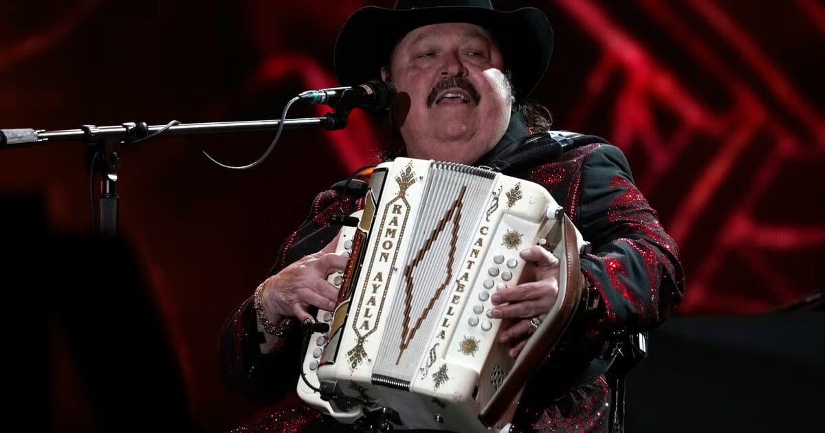 Ramón Ayala encabezará el concierto del Grito de Independencia en Chihuahua este 15 de septiembre, con una presentación en la Plaza del Ángel.