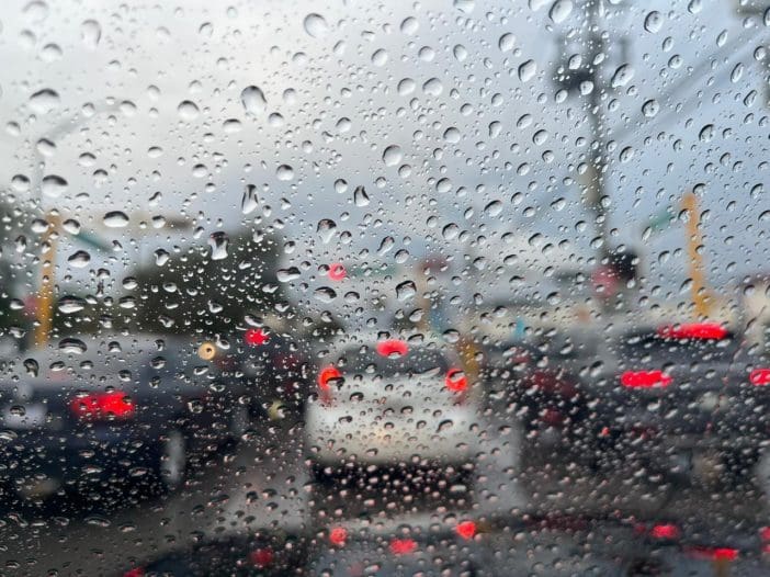 Conagua prevé lluvias y descargas eléctricas esta mañana en distintas regiones de Chihuahua debido al monzón mexicano y la inestabilidad atmosférica.