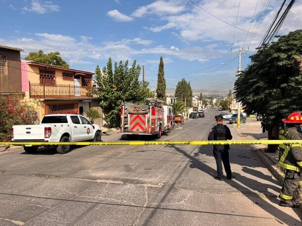 Un perro derribó un tanque de gas de 45 kilos y provocó un flamazo en una vivienda de la colonia Roma Sur, en Chihuahua.