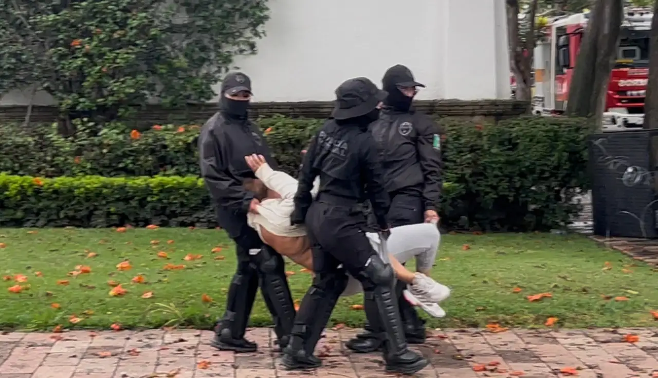 CNDH exige frenar la represión policiaca durante marcha por el agua en Jalisco