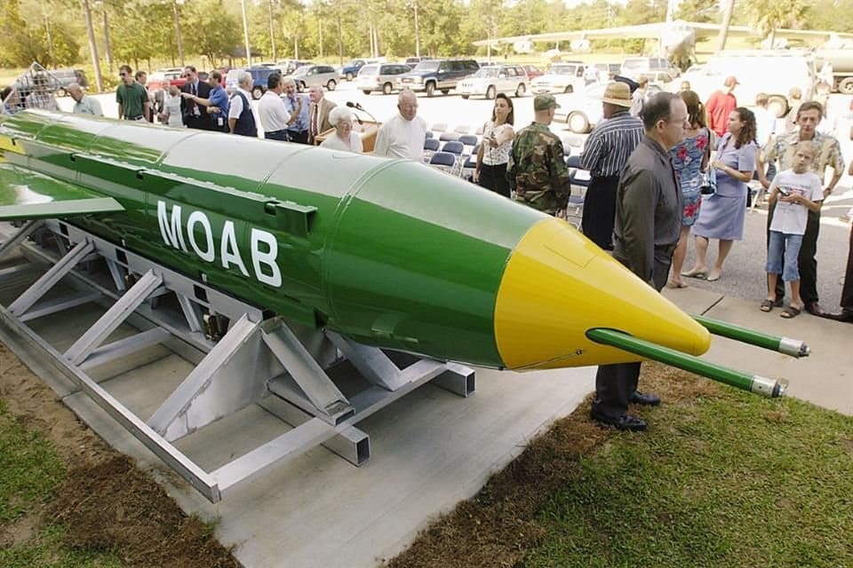 Analiza Estados Unidos uso de la Madre de Todas las Bombas contra Irán
