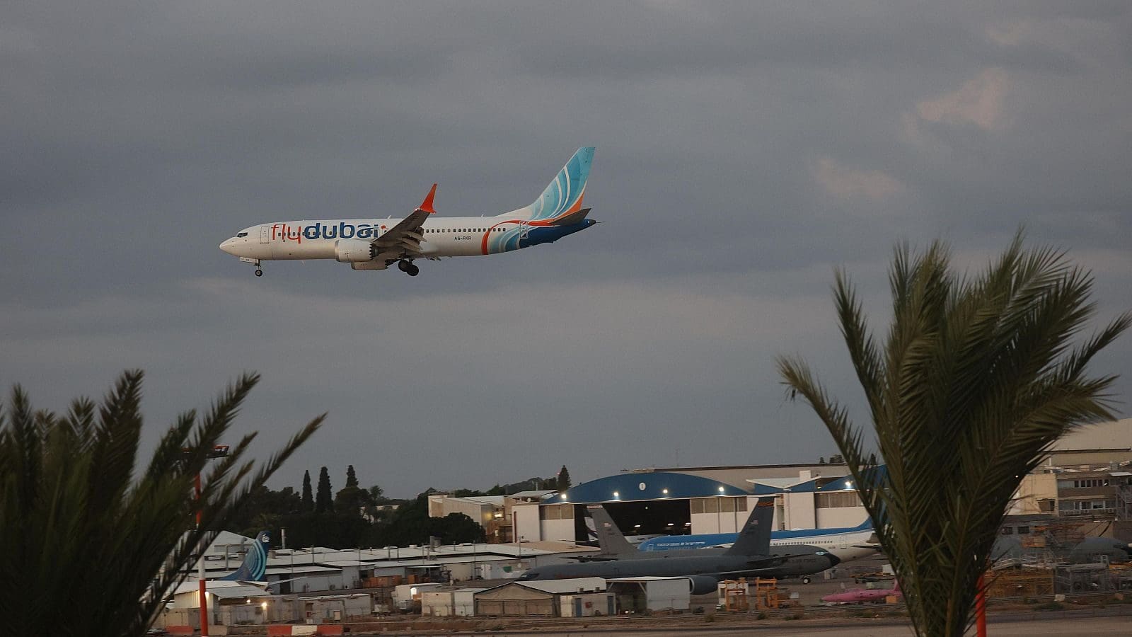 La Fiscalía de Emiratos confirmó que el copiloto del vuelo FZ1073 de Flydubai atacó al piloto con un hacha e intentó tomar el control del avión.