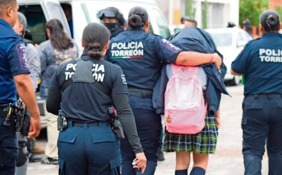 Claudia Sheinbaum prepara un decreto para que plataformas retiren y reporten contenido violento tras el ataque ocurrido en una secundaria de Torreón.