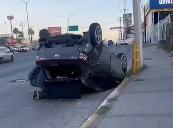 Una volcadura en el Periférico de la Juventud, a la altura de Universidad de Guadalajara, provocó un fuerte embotellamiento sin lesionados de gravedad. Conoce los detalles.