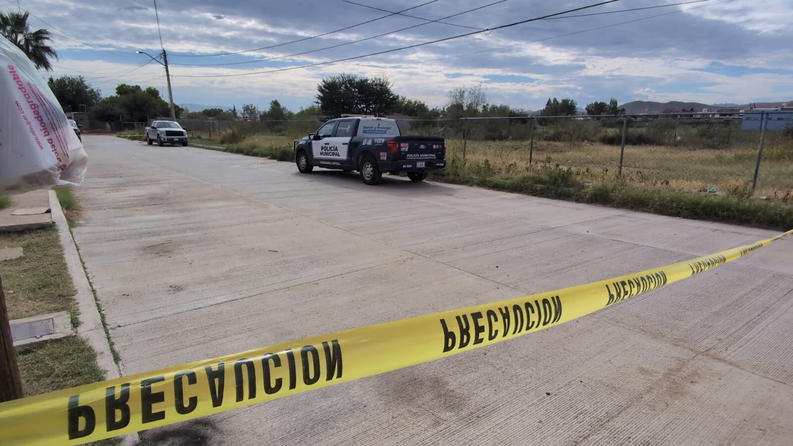 Un hombre de 47 años fue hallado sin vida en un domicilio de Vistas Cerro Grande, en Chihuahua. Versión preliminar apunta a sobredosis de alcohol.