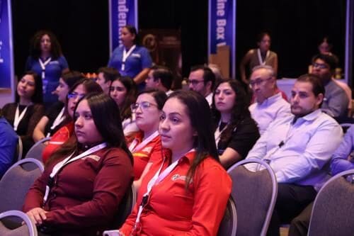 Más de 600 empresas y productores locales participan en un encuentro comercial en Expo Chihuahua para llegar a Walmart, Alsuper, Soriana, Smart y Oxxo.