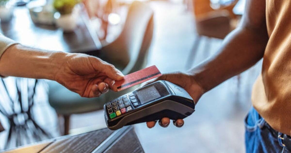 Avanzan pagos digitales obligatorios en gasolineras y casetas