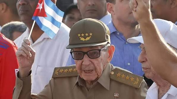 Jueza de Florida emite orden de arresto contra Raúl Castro por caso de avionetas