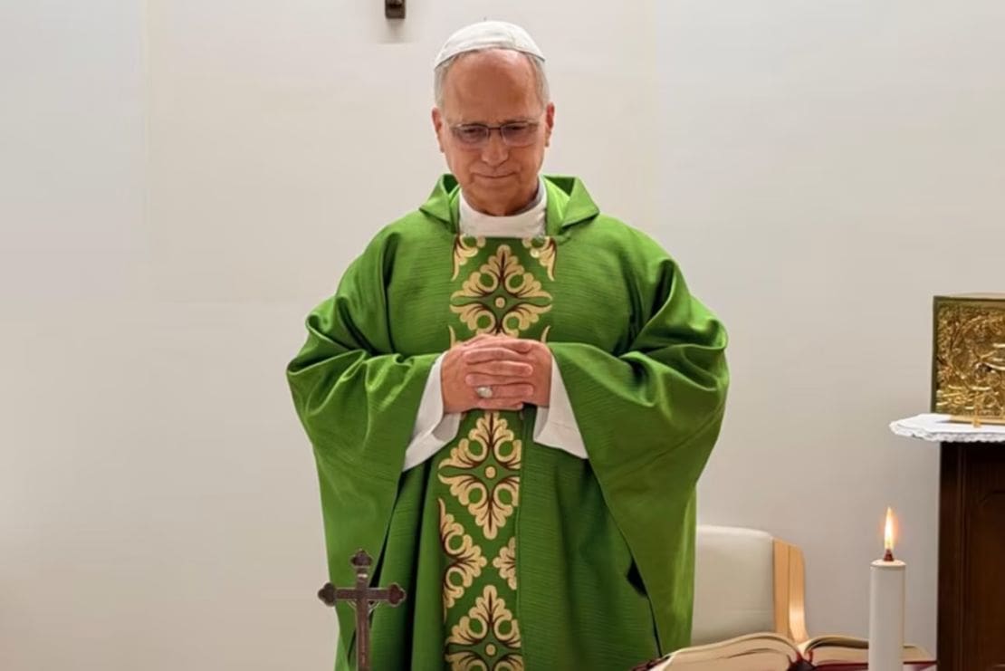 Papa Leon XIV reaparece tras operacion y ofrece misa