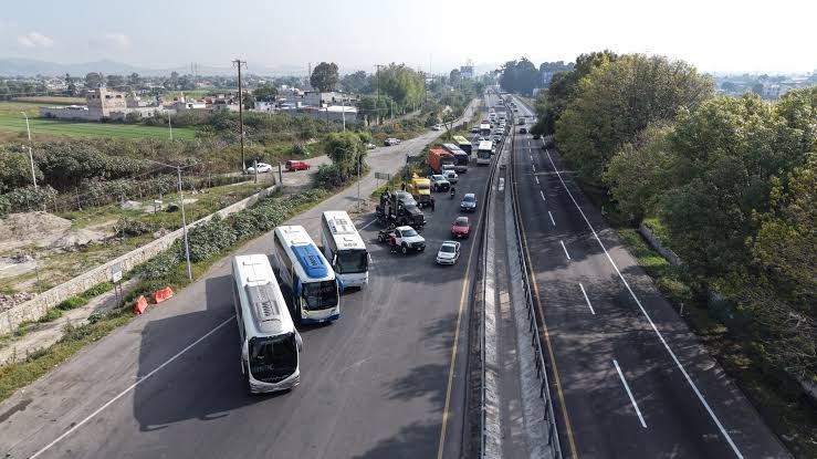 Paro nacional de transportistas afecta carreteras en diversos estados del pais