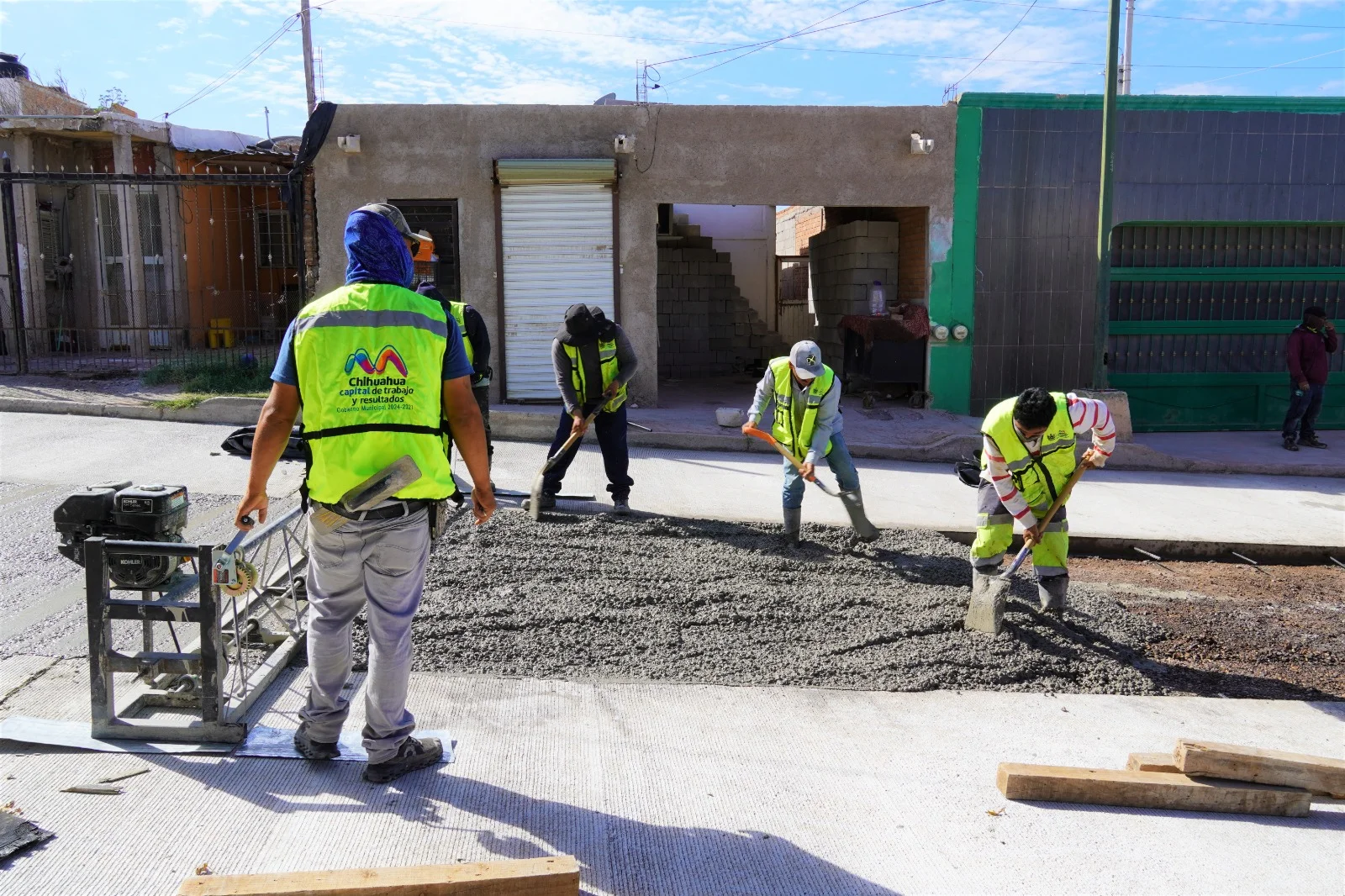 Avanza pavimentación al 65% en la colonia R. Almada